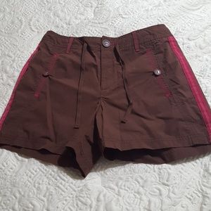 St John's Bay active size M short